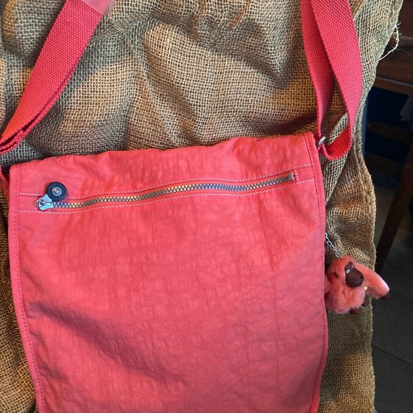 New With Tags! Kipling Salmon Messenger & Crossbody Shoulder Bag - Picture 4 of 11